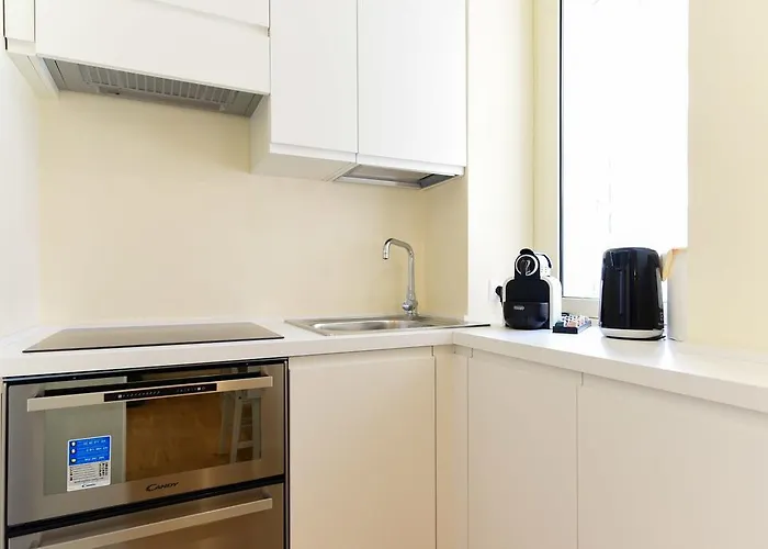 Bright And Comfy 3 Bedroom In Monti Apartment