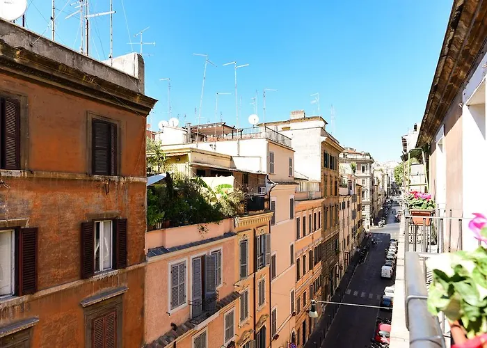 Apartment Bright And Comfy 3 Bedroom In Monti Rom