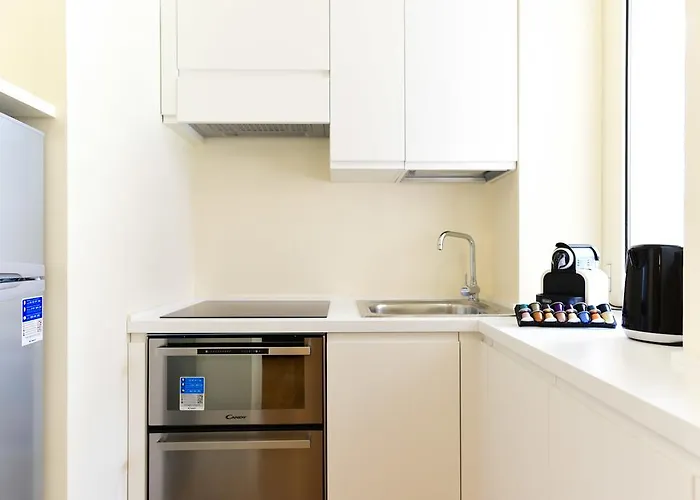 Bright And Comfy 3 Bedroom In Monti * Rom