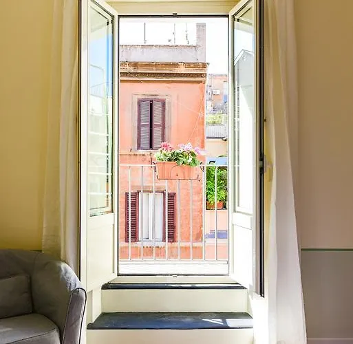 Bright And Comfy 3 Bedroom In Monti Apartment