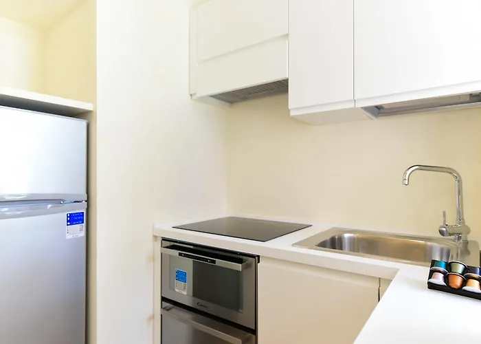 Bright And Comfy 3 Bedroom In Monti Apartment *