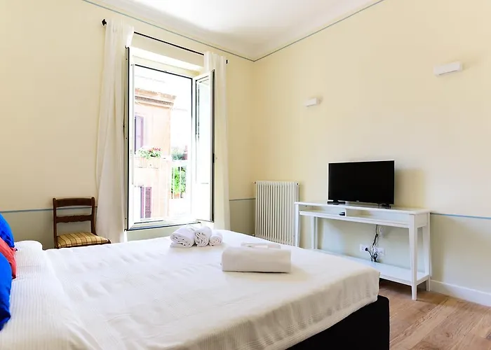 Bright And Comfy 3 Bedroom In Monti Rom